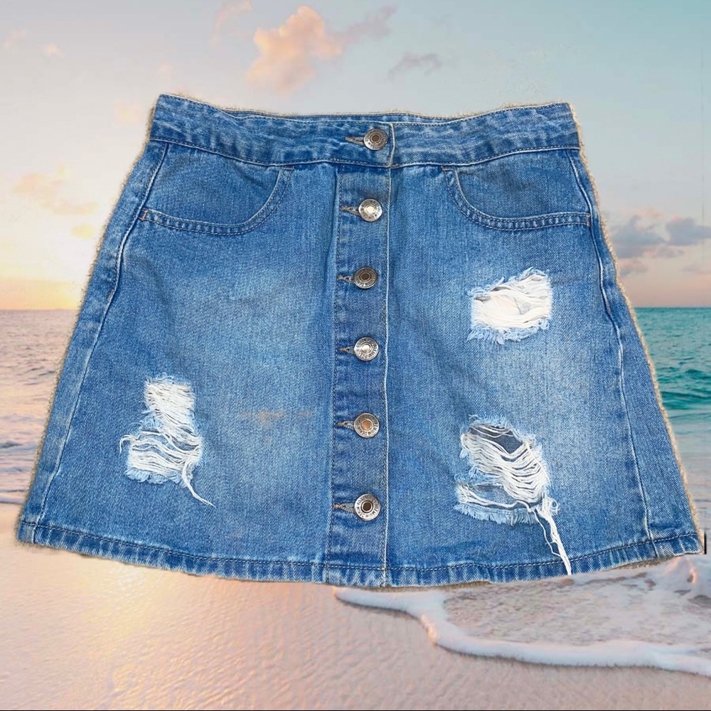 Forever 21 ripped denim skirt size Small